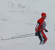 Patrick dans le brouillard sur le glacier ...
