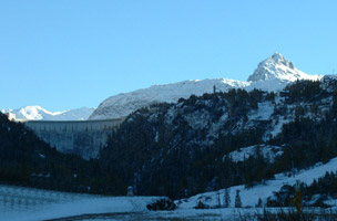 Barrage du lac de Tignes vu depuis la Brévière