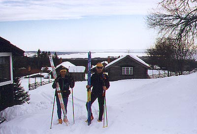 Roland et Jacky dans le village de Fryksäs.